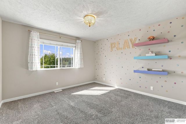 16452 Whitmore Street, Bennington, NE 68007