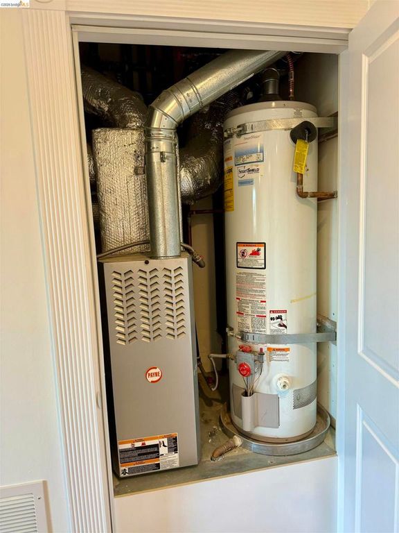 Image 22 of property listing at 2415 San Pablo Ave, Oakland, CA 94612