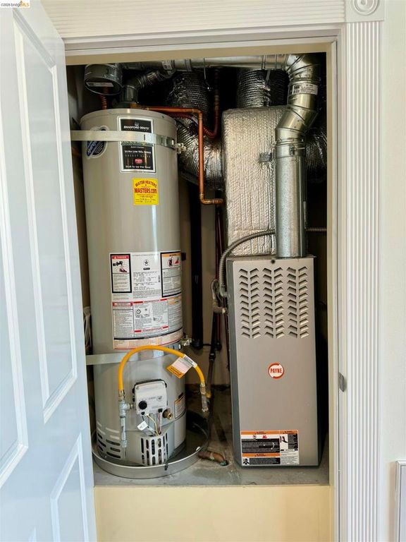 Image 30 of property listing at 2415 San Pablo Ave, Oakland, CA 94612