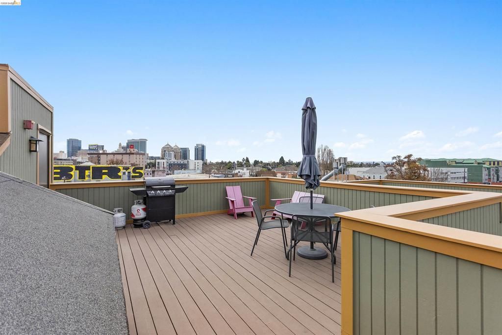 Image 8 of property listing at 2415 San Pablo Ave, Oakland, CA 94612