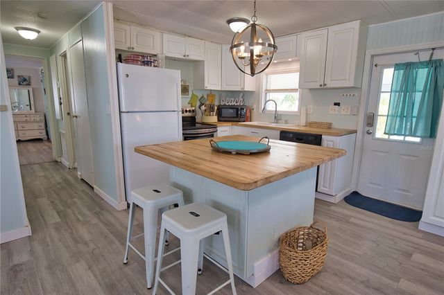 8207 ARCHIE STREET, Englewood, FL 34224