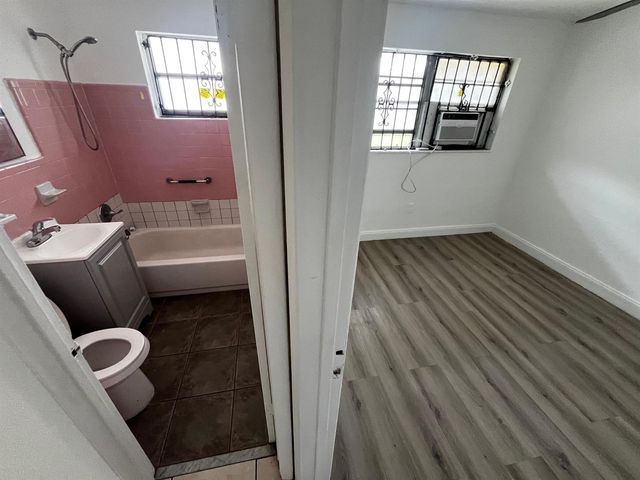 3015 NW 8th Avenue 11, Miami, FL 33127