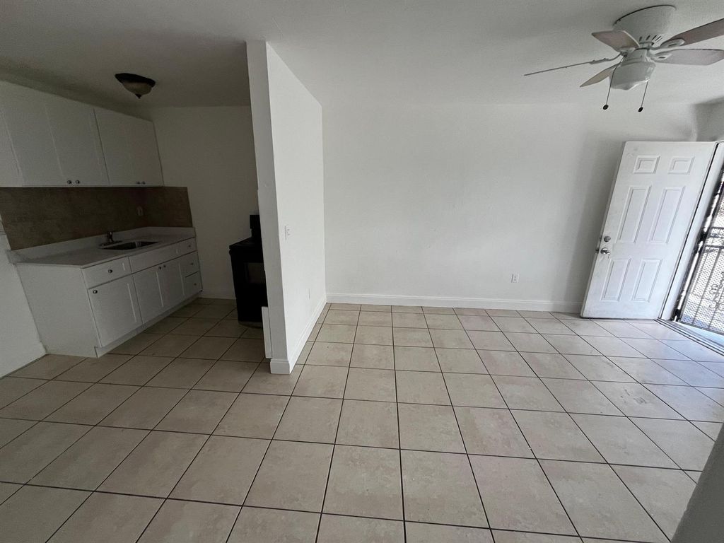 3015 NW 8th Avenue 11, Miami, FL 33127