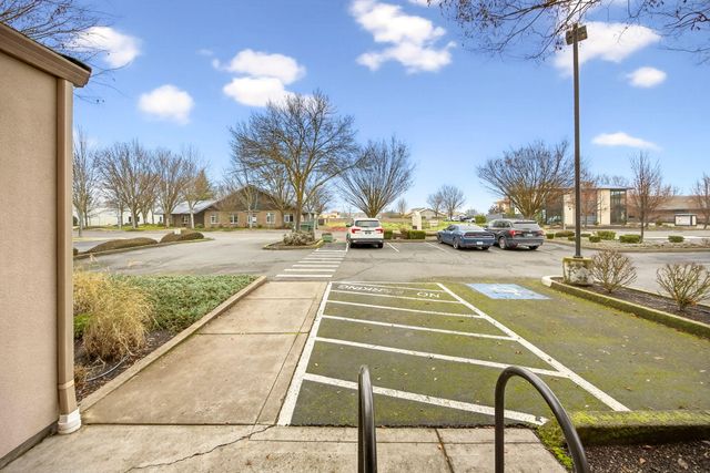 810 O'Hare Parkway, Medford, OR 97504