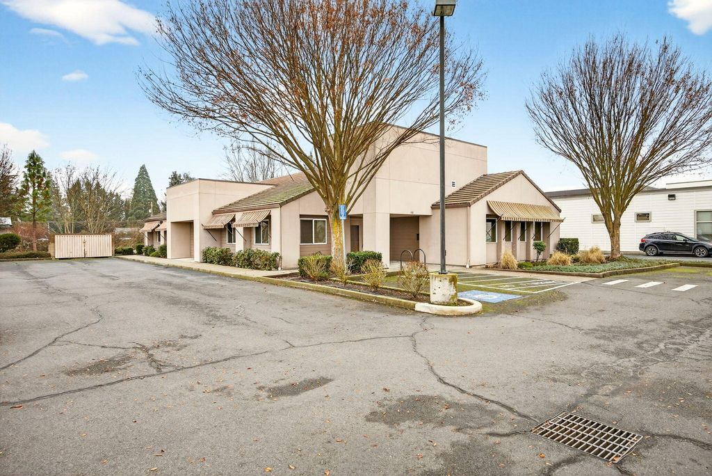 810 O'Hare Parkway, Medford, OR 97504