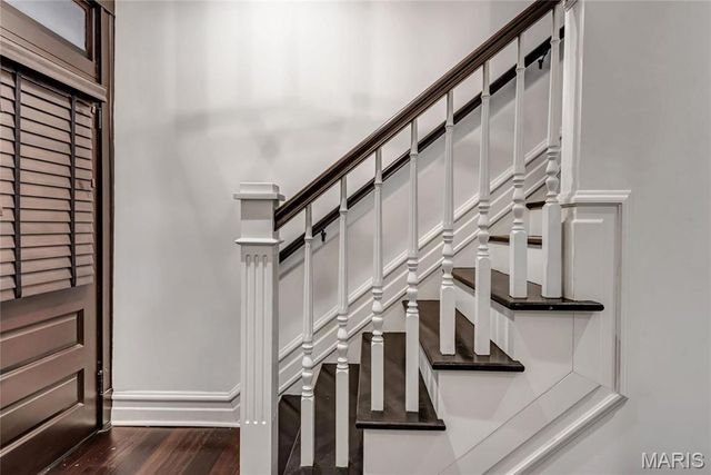 1041-1043 S Taylor Avenue, St Louis, MO 63110