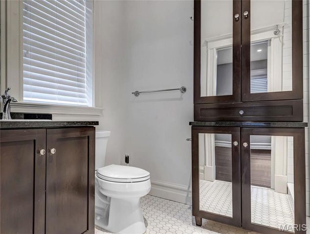 1041-1043 S Taylor Avenue, St Louis, MO 63110