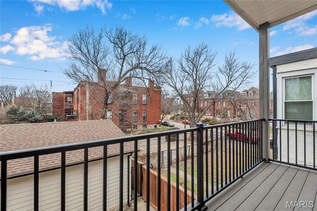 1041-1043 S Taylor Avenue, St Louis, MO 63110