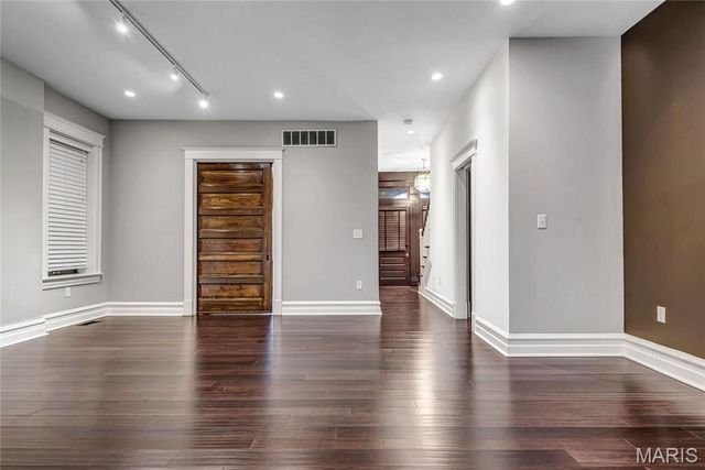 1041-1043 S Taylor Avenue, St Louis, MO 63110