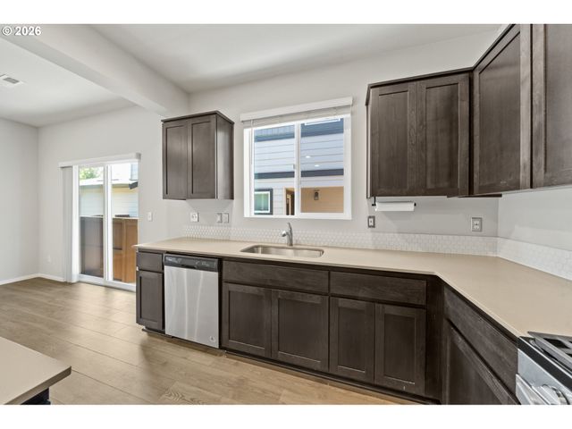 17121 Se CUYAHOGA Way, Happy Valley, OR 97086