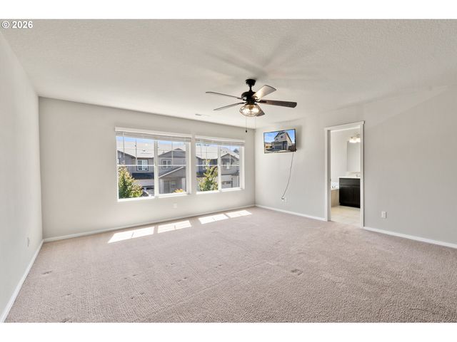 17121 Se CUYAHOGA Way, Happy Valley, OR 97086