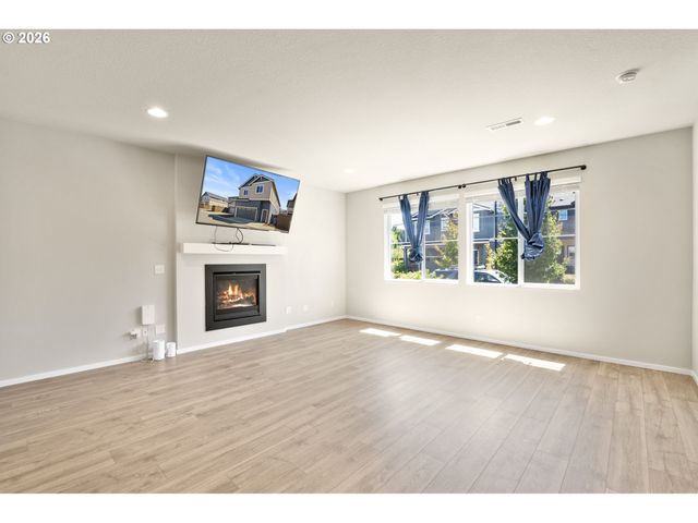 17121 Se CUYAHOGA Way, Happy Valley, OR 97086