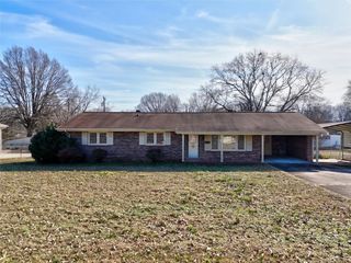 110 B Hillcrest Circle, Belton, SC 29627