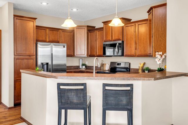 3407 Hazel Trail F, Woodbury, MN 55129