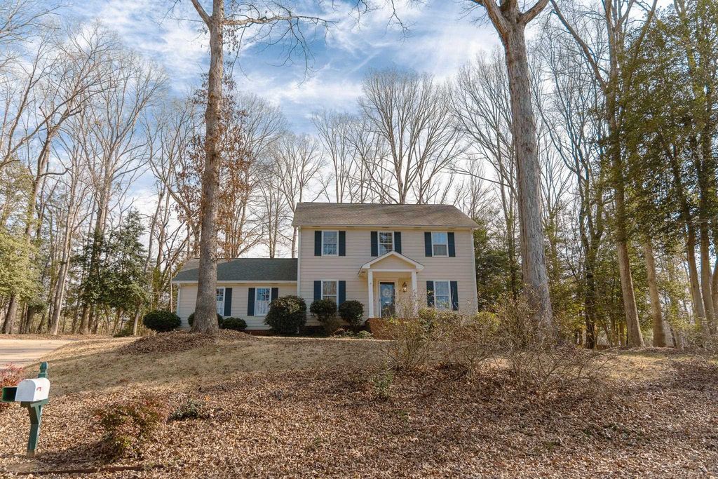 810 Somerset Place, Spartanburg, SC 29301