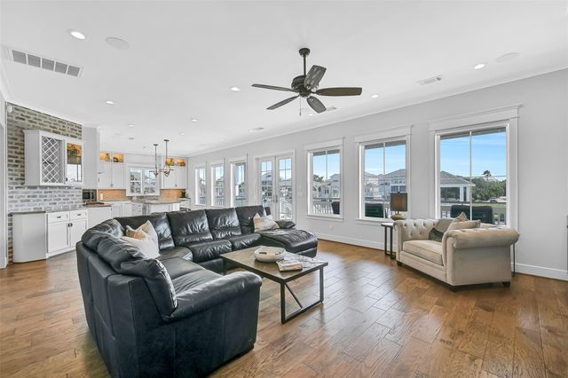 3323 Lanyard Place, Galveston, TX 77554