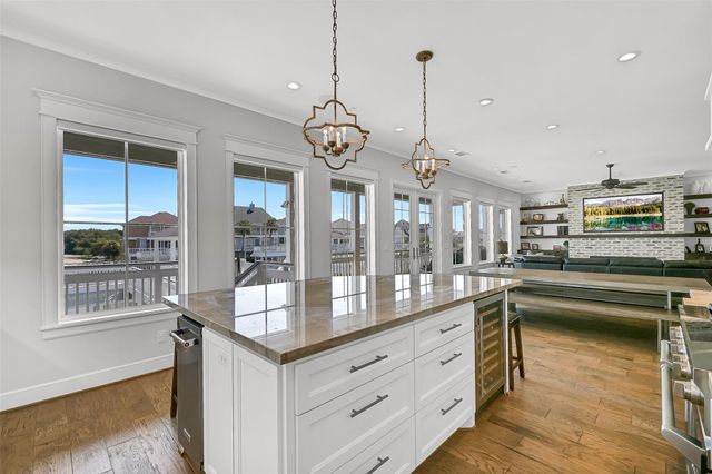 3323 Lanyard Place, Galveston, TX 77554