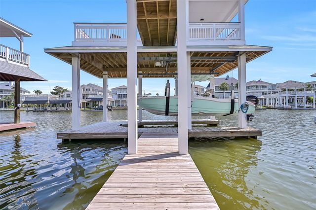 3323 Lanyard Place, Galveston, TX 77554