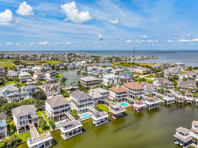 3323 Lanyard Place, Galveston, TX 77554