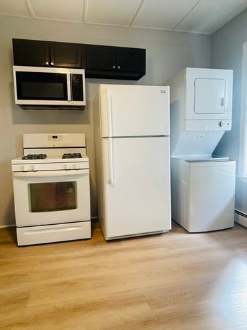 81 Richards Ave 3, North Attleboro, MA 02760