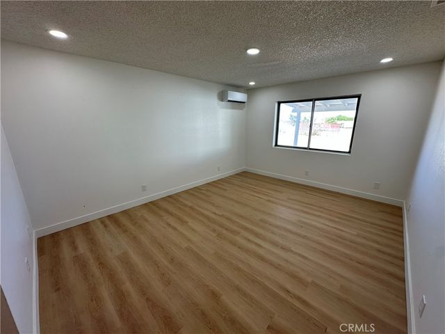 11861 10th, Hesperia, CA 92345