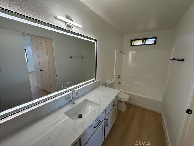 11861 10th, Hesperia, CA 92345