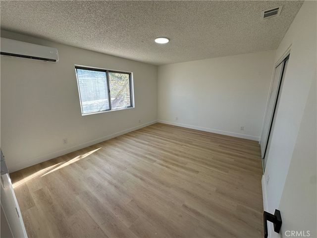 11861 10th, Hesperia, CA 92345