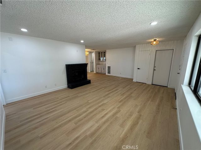 11861 10th, Hesperia, CA 92345