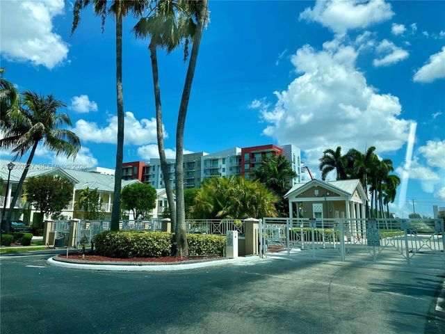 10770 NW 74th Ln 10770, Doral, FL 33178