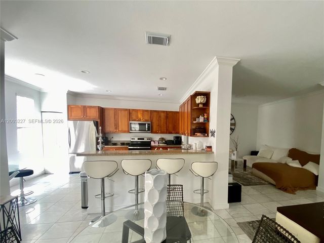 10770 NW 74th Ln 10770, Doral, FL 33178