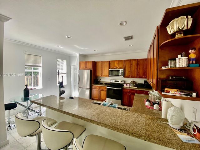 10770 NW 74th Ln 10770, Doral, FL 33178