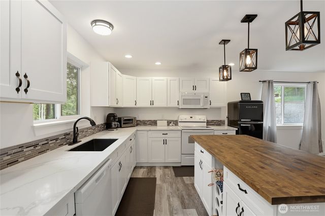 210 E Panorama Drive, Shelton, WA 98584