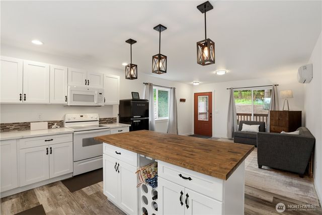 210 E Panorama Drive, Shelton, WA 98584