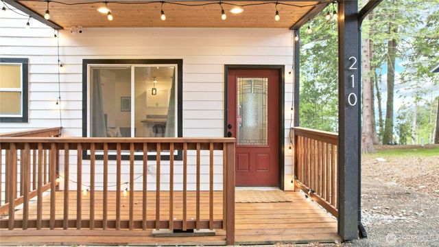 210 E Panorama Drive, Shelton, WA 98584