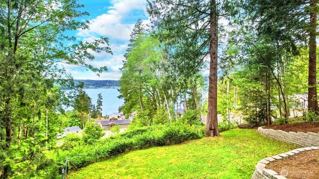 210 E Panorama Drive, Shelton, WA 98584