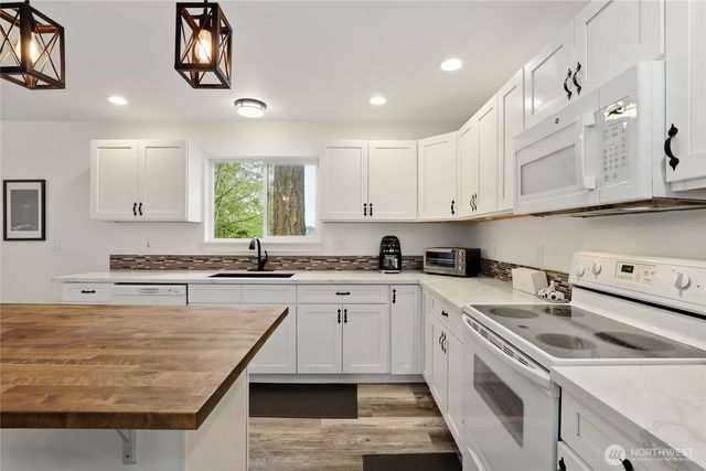 210 E Panorama Drive, Shelton, WA 98584