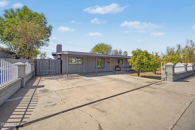 3201 W BETHANY HOME Road, Phoenix, AZ 85017