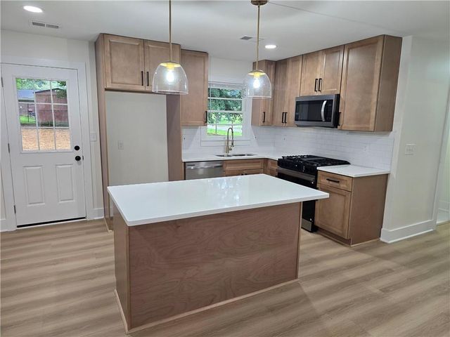 3325 Commodore Drive, Powder Springs, GA 30127