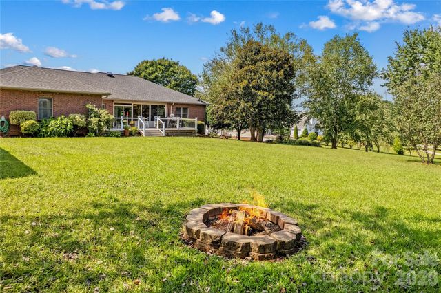 110 Dobbs Drive, Statesville, NC 28625