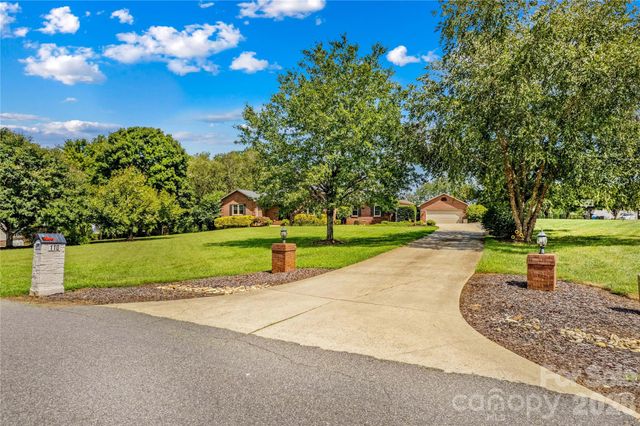 110 Dobbs Drive, Statesville, NC 28625