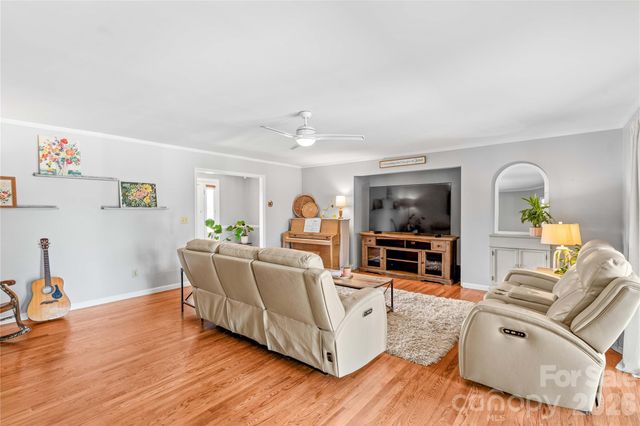 110 Dobbs Drive, Statesville, NC 28625