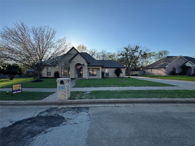 511 Emma Street, Grandview, TX 76050