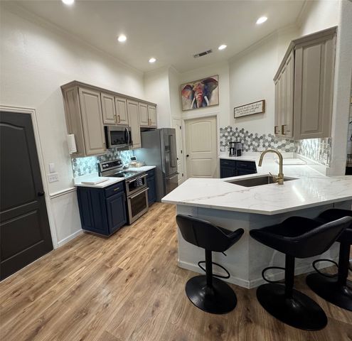 511 Emma Street, Grandview, TX 76050