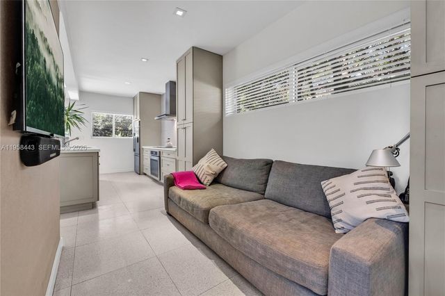 420 NE 87th St, El Portal, FL 33138