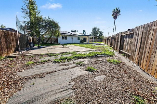 201 Dorothy Court, Escondido, CA 92027