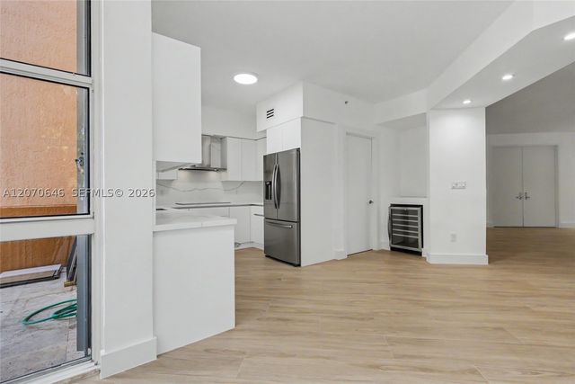 731 Crandon Blvd 208, Key Biscayne, FL 33149