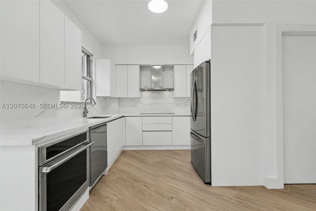 731 Crandon Blvd 208, Key Biscayne, FL 33149