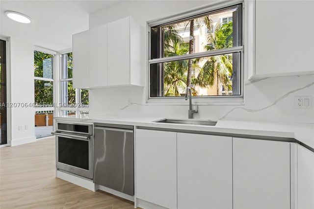 731 Crandon Blvd 208, Key Biscayne, FL 33149