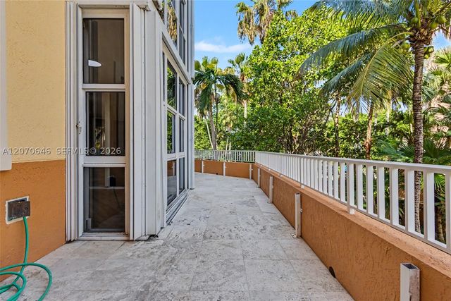731 Crandon Blvd 208, Key Biscayne, FL 33149