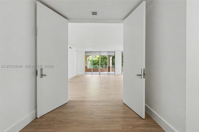 731 Crandon Blvd 208, Key Biscayne, FL 33149